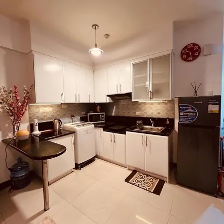 Cozy Living Near Naia - Fast Wi-Fi