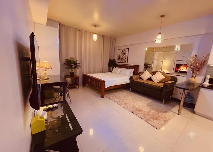 Cozy Living Near Naia - Fast Wi-fi *